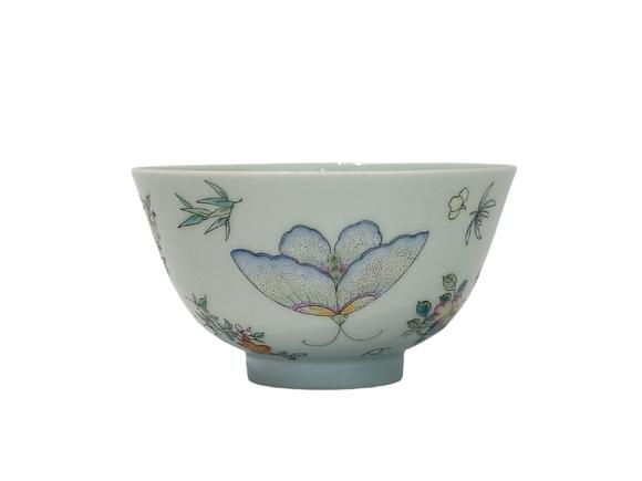 Castle AuctionFamille rose butterfly pattern cup, YongZheng Pr. 