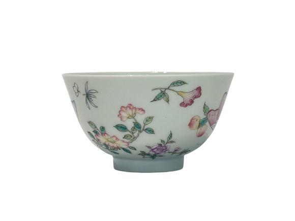 Castle AuctionFamille rose butterfly pattern cup, YongZheng Pr. 