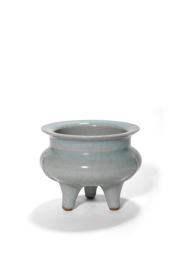 Castle AuctionA Longquan Celadon Tripod Censer, 13th–14th C Pr.