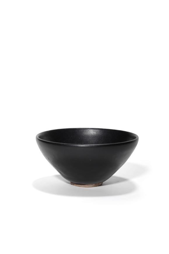 Castle AuctionA Black Glaze Tea Bowl, 12th–13th C Pr.