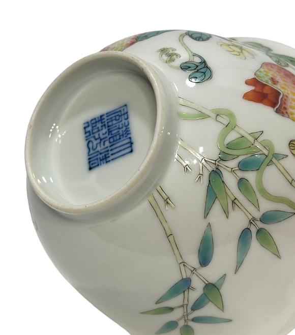 Castle AuctionA Chinese Famille Rose bowl, Qing Dynasty Pr. 