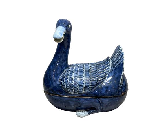 Castle AuctionThe aroma burner of a duck shape, Ming Dynasty Pr. 