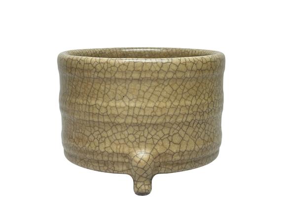 Castle AuctionA guan ware censor, Ming Dynasty Pr. or earlier.