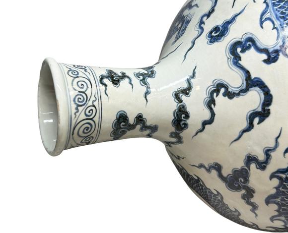 Castle AuctionA Blue-and-white dragon-patterned ball vase, Ming Dynasty Pr. 
