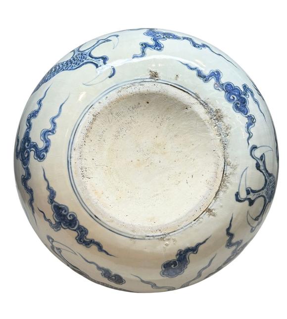 Castle AuctionA Blue-and-white dragon-patterned ball vase, Ming Dynasty Pr. 