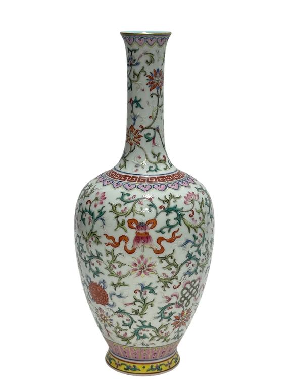Castle AuctionA Chinese Famille Rose vase, Qian Long Pr. 