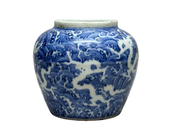 Castle AuctionA Blue and white jar with the decoration of sea water patterns, Ming Dynasty Pr. 