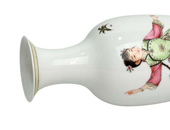 Castle AuctionA Chinese Famille Rose vase, 1960's Pr.