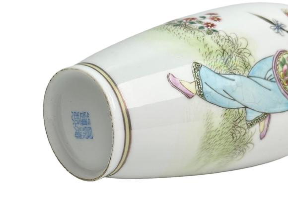 Castle AuctionA Chinese Famille Rose vase, 1960's Pr.