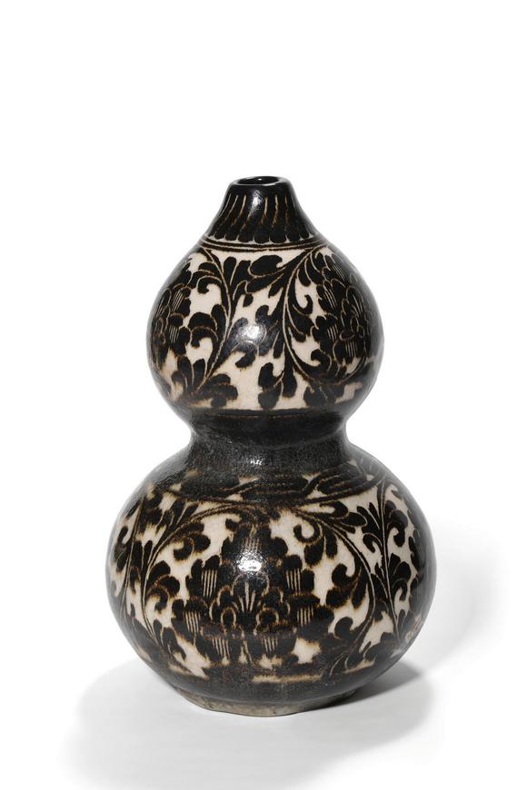 Castle AuctionA Cizhou Kiln Black Floral Double Gourd Vase, 12th–13th C Pr.