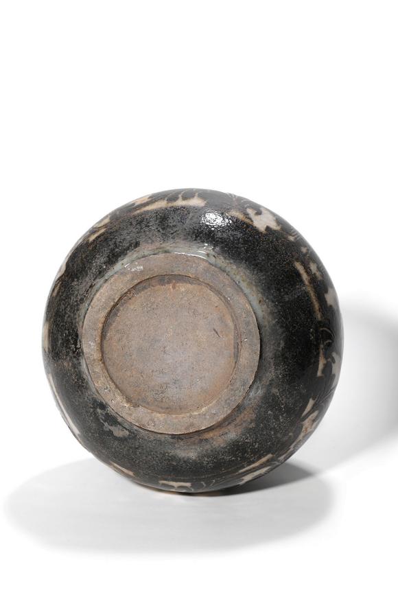 Castle AuctionA Cizhou Kiln Black Floral Double Gourd Vase, 12th–13th C Pr.