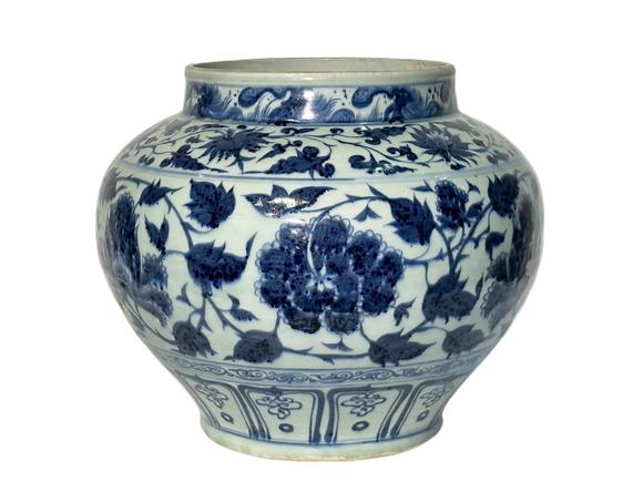 Castle AuctionA Chinese Blue-and-white jar, Ming Dynasty Pr. 
