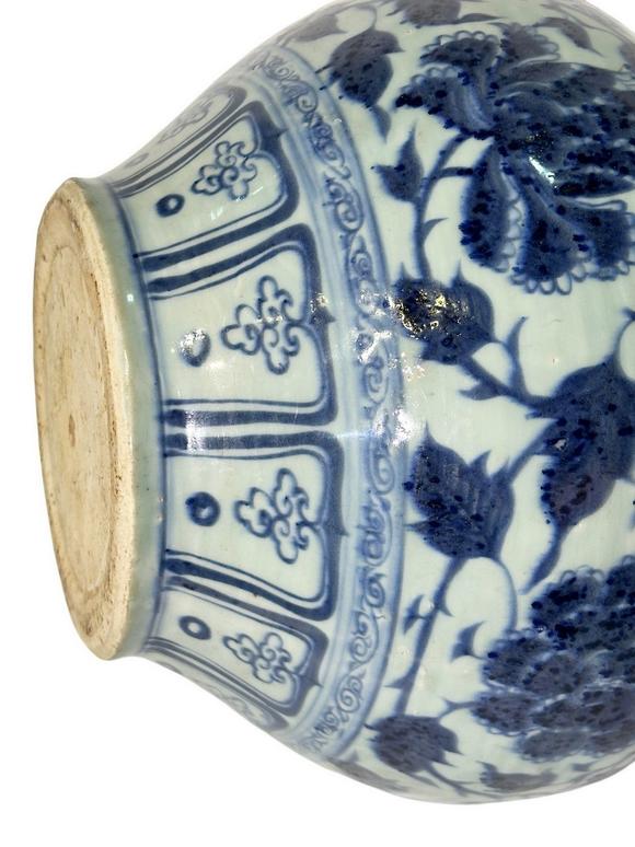 Castle AuctionA Chinese Blue-and-white jar, Ming Dynasty Pr. 