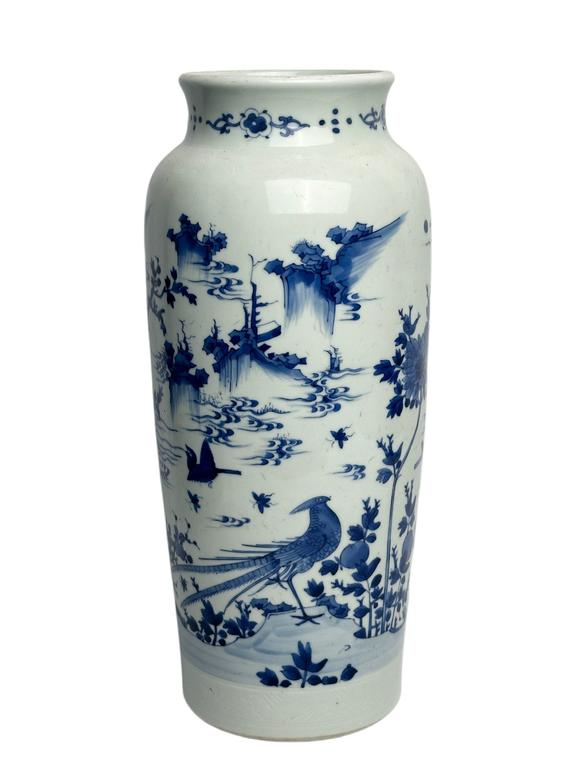 Castle AuctionA Blue and white cylindal vase, Ming Dynasty Pr. 