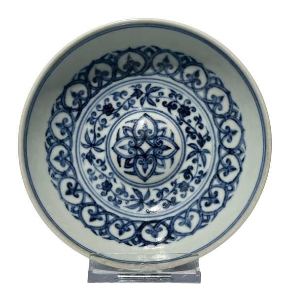 Castle AuctionBlue and white floral flowers cup, Ming Dynasty Pr. 