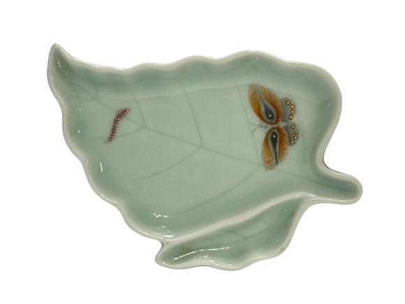 Castle AuctionA Chinese light Blue brush pot, Qian Long Pr. 