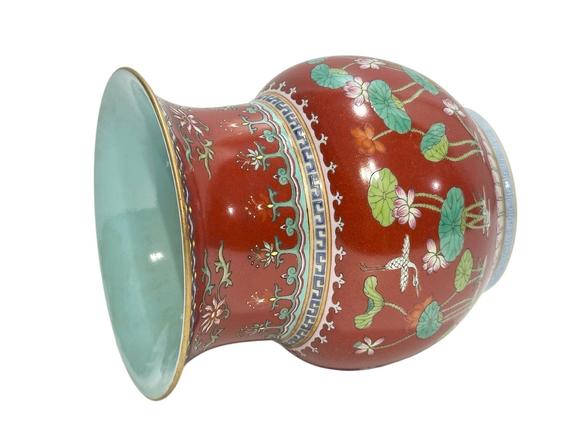 Castle AuctionA Chinese Coral red colour Famille Rose vase, Qian Long Pr. 
