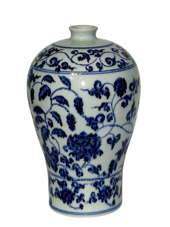 Castle AuctionA Chinese blue-and-white plum vase with entwined lotus patterns, Ming Dynasty Pr. 