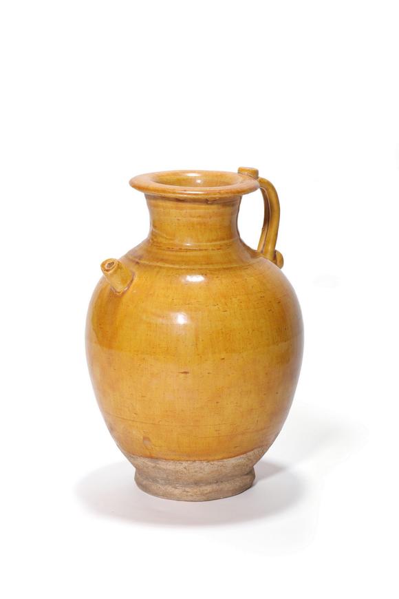 Castle AuctionA Yellow Glaze Ewer, 7th–10th C Pr.