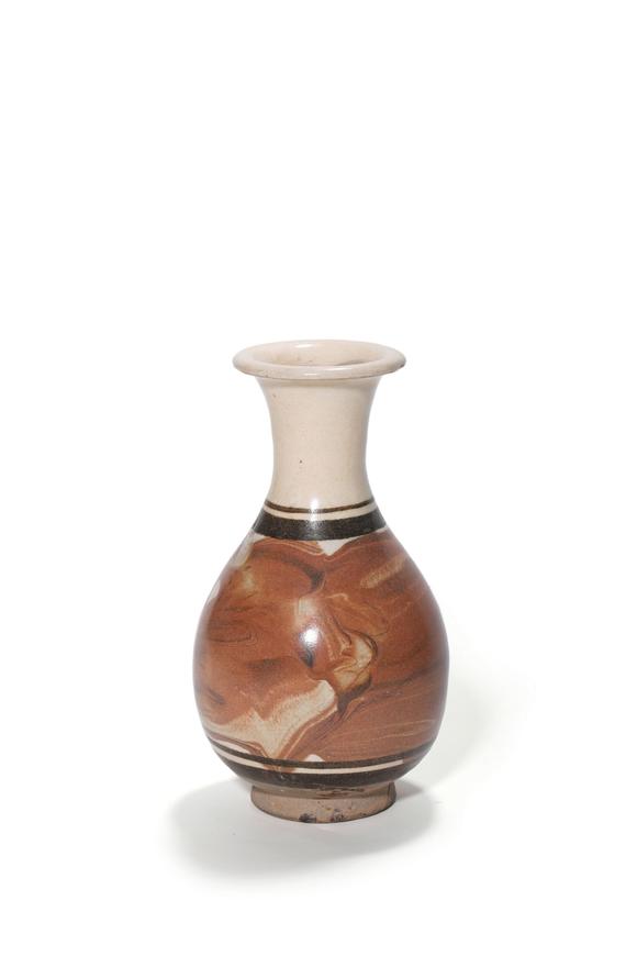 Castle AuctionA Marbled Glaze Yuhuchun Vase, 10th–13th C Pr.