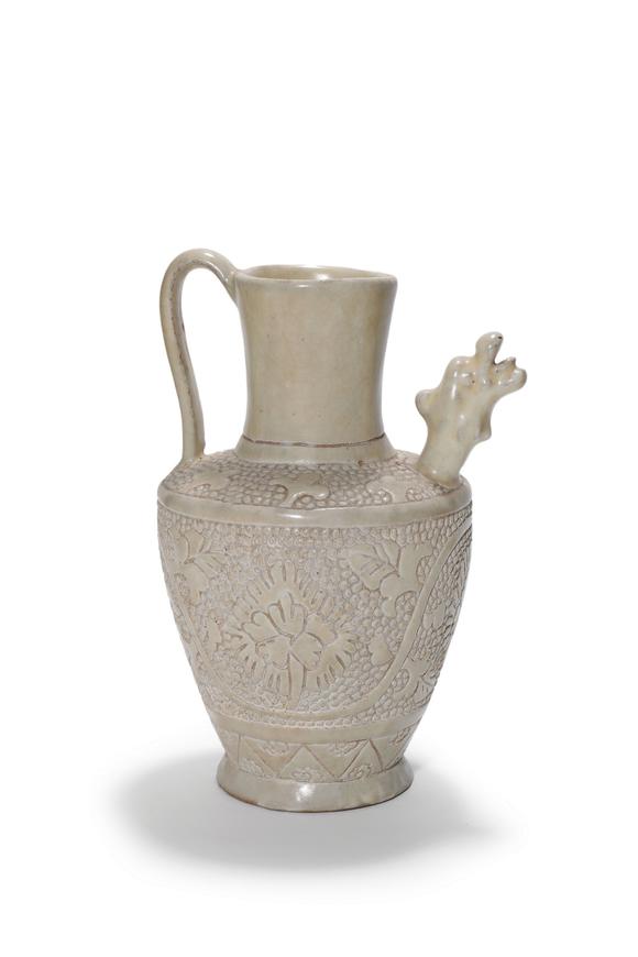 Castle AuctionA Cizhou Kiln Floral Carved Dragon Spout Ewer, 12th–13th C Pr.