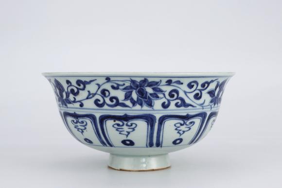金澤美術(shù)元 青花纏枝蓮紋碗