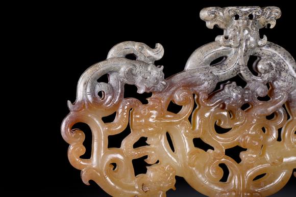 金澤美術(shù)明以前透雕龍鳳紋大佩