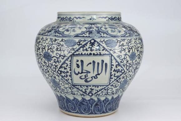 金澤美術(shù)明正德 青花纏枝梵文大罐