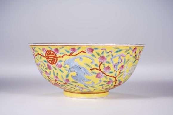 Cascade'sQing Guangxu yellow pastel Fushou pattern bowl | 清光緒 黃地粉彩福壽紋碗
