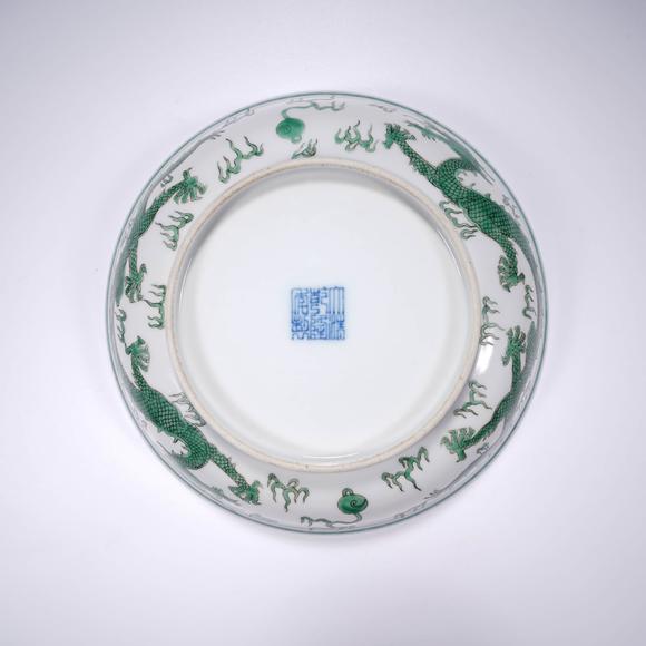 Cascade'sQing gan long white glaze green dragon pattern plate | 清乾隆 白釉綠彩龍紋盤