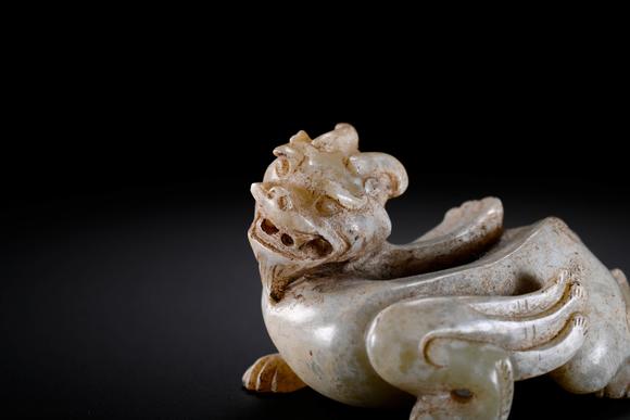 Cascade'sHanyu exorcises evil spirits | 漢 玉辟邪