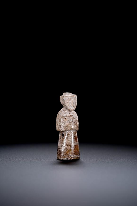 Cascade'sShang Yu's official figurines | 商 玉文官立俑