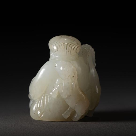 大阪美術(shù)商會清 白玉雕得意羊羊