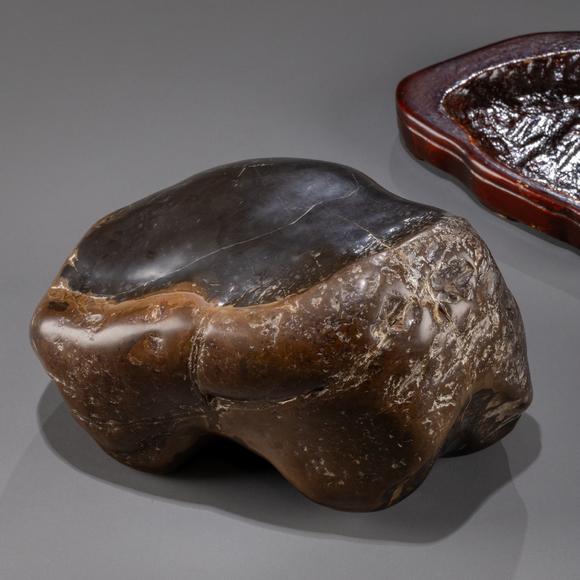 大阪美術(shù)商會神居古潭石賞石