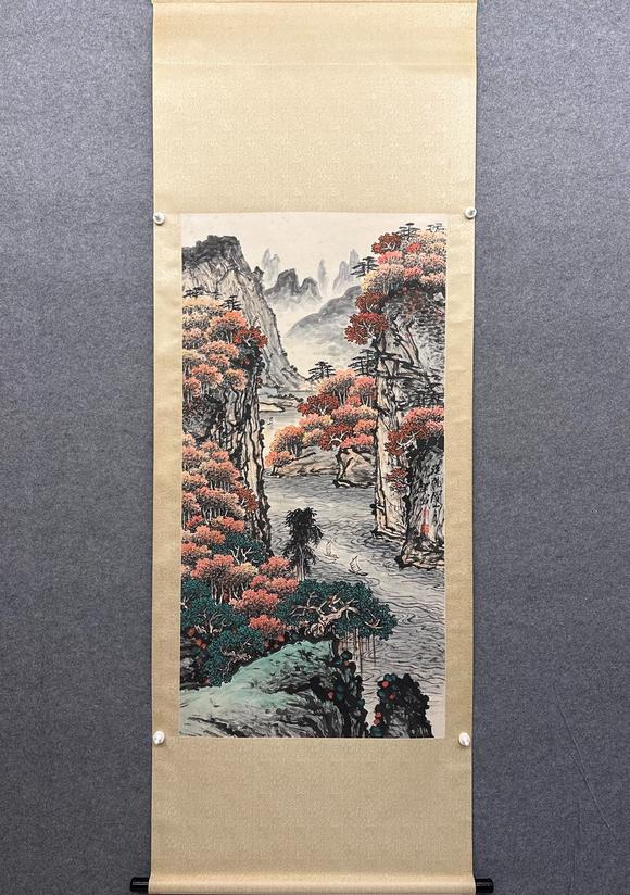 東京國際拍賣關山月 山水
