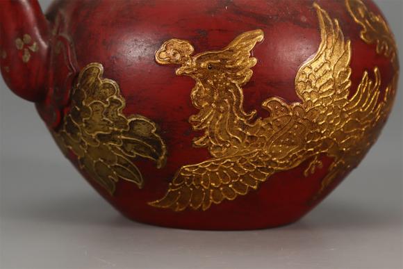 東京國(guó)際拍賣明代 陳用卿 漆器描金鳳紋提梁紫砂壺