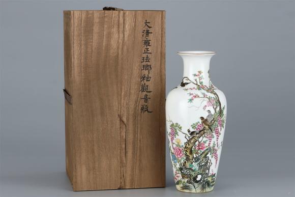 東京國際拍賣清雍正 琺瑯彩花鳥紋觀音瓶