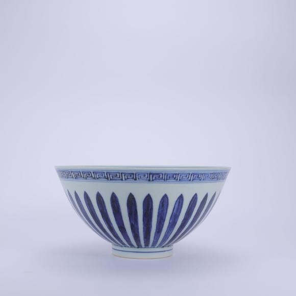 北京嘉翰青花纏枝蓮紋雞心碗