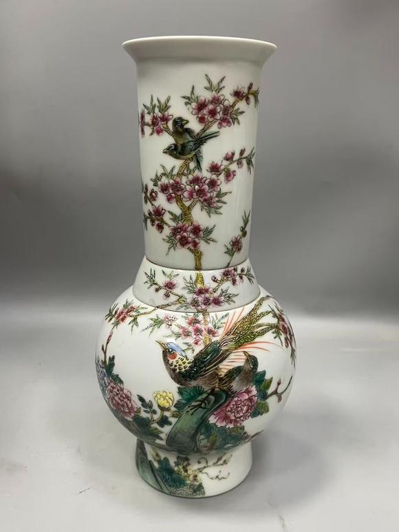 山東瑞蚨興拍賣粉彩花鳥(niǎo)紋瓷瓶四件套 高約26厘米，口部直徑約8厘米