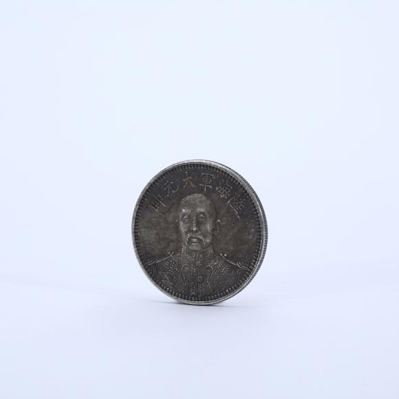鐮倉美術(shù)民國十五年張作霖戎裝像陸海軍大元帥紀(jì)念銀幣一枚