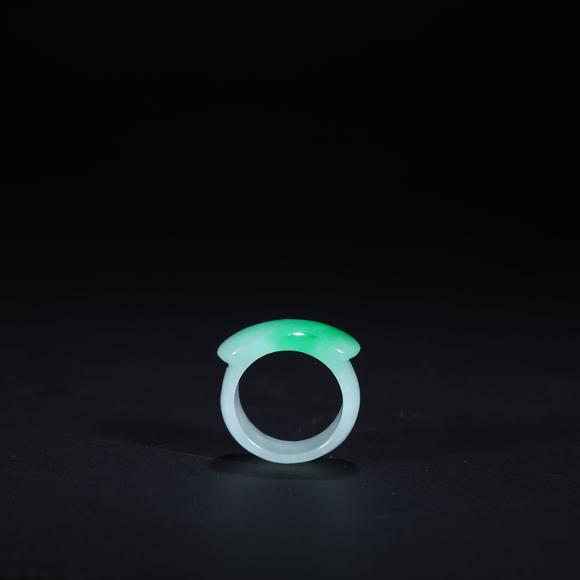 鐮倉(cāng)美術(shù)清 翡翠馬鞍戒指