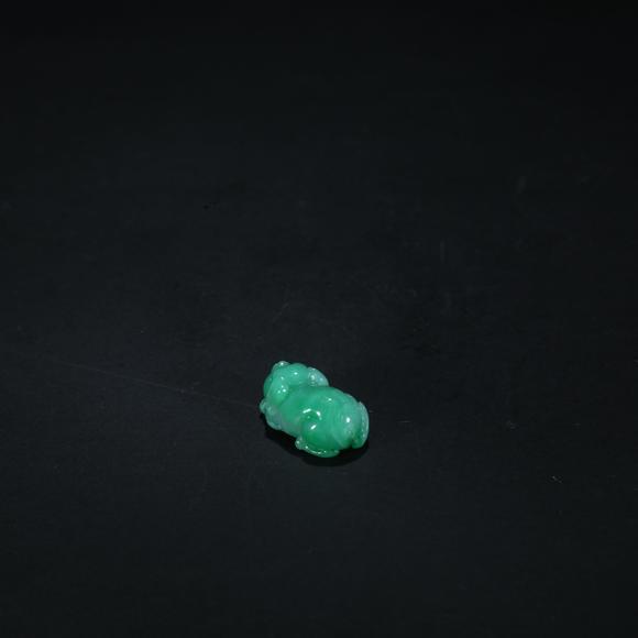 鐮倉美術(shù)清 翡翠豬掛件