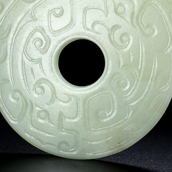 東京蕓術(shù)舊藏雙龍玉璧