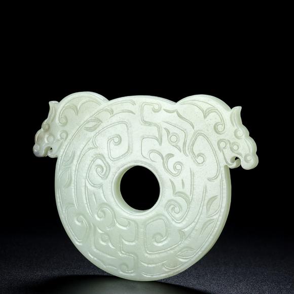 東京蕓術(shù)舊藏雙龍玉璧