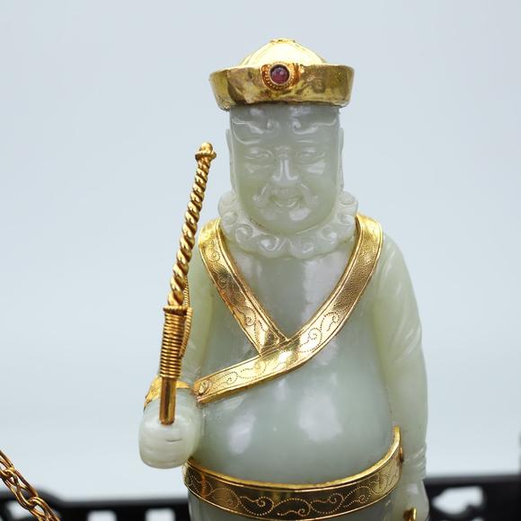 東京蕓術(shù)遼代胡人牽牛一組擺件材質(zhì):和田青玉，和田玉山料