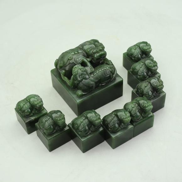 東京蕓術(shù)和田碧玉章子一箱碧玉八旗軍統(tǒng)領印