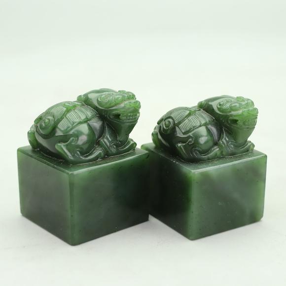 東京蕓術(shù)和田碧玉章子一箱碧玉八旗軍統(tǒng)領(lǐng)印