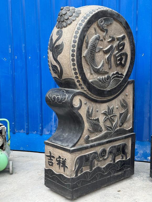 東京蕓術(shù)老黑青石抱石鼓門墩。