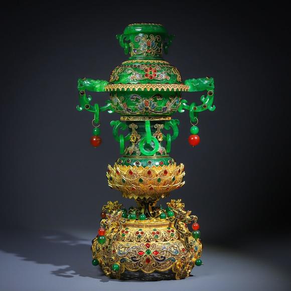 東京蕓術(shù)掐絲鑲嵌巴山翠熏爐色澤均勻油潤(rùn) 