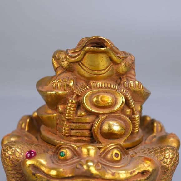 東京蕓術(shù)銅鍍金金蟾熏爐擺件